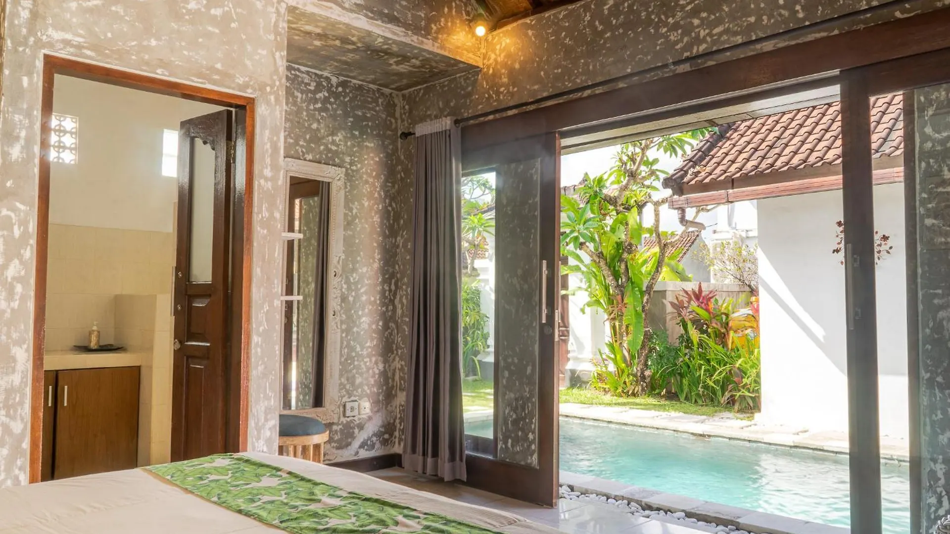 Villa Salya Seminyak Indonesia
